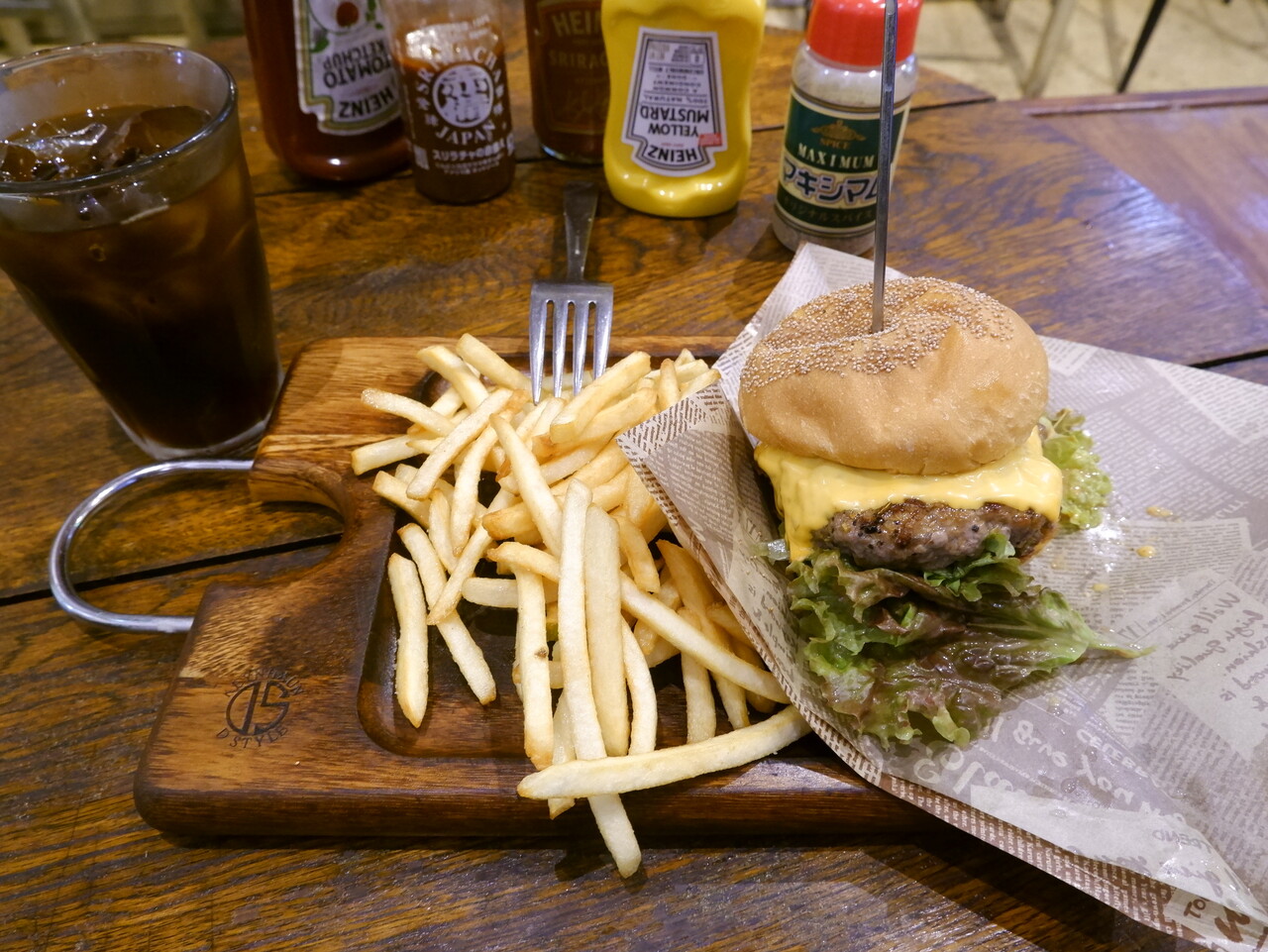 中田ハンバーガー　セット CAFE＆BAR Spare（ｽﾍﾟｱ）～ チーズバーガーセット : 柴ポチダイアリー