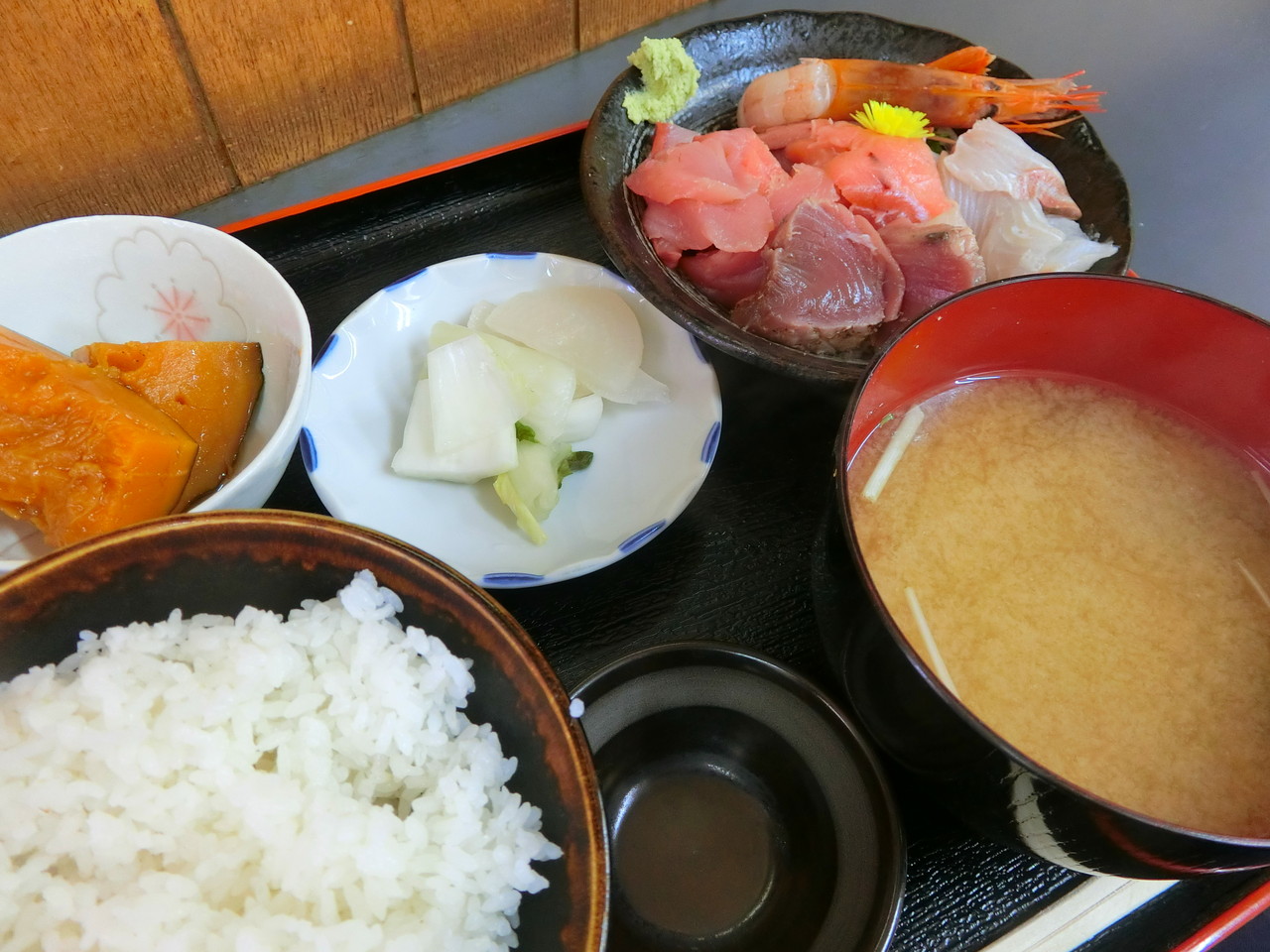 御食事処 友 ～ 刺身定食 : 柴ポチダイアリー