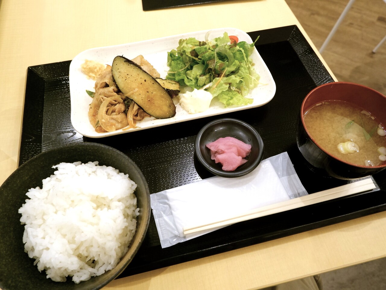 さんだんばら　１ 和食ビストロと酒 さんだんばら ～ 豚バラと茄子の生姜焼き定食 : 柴