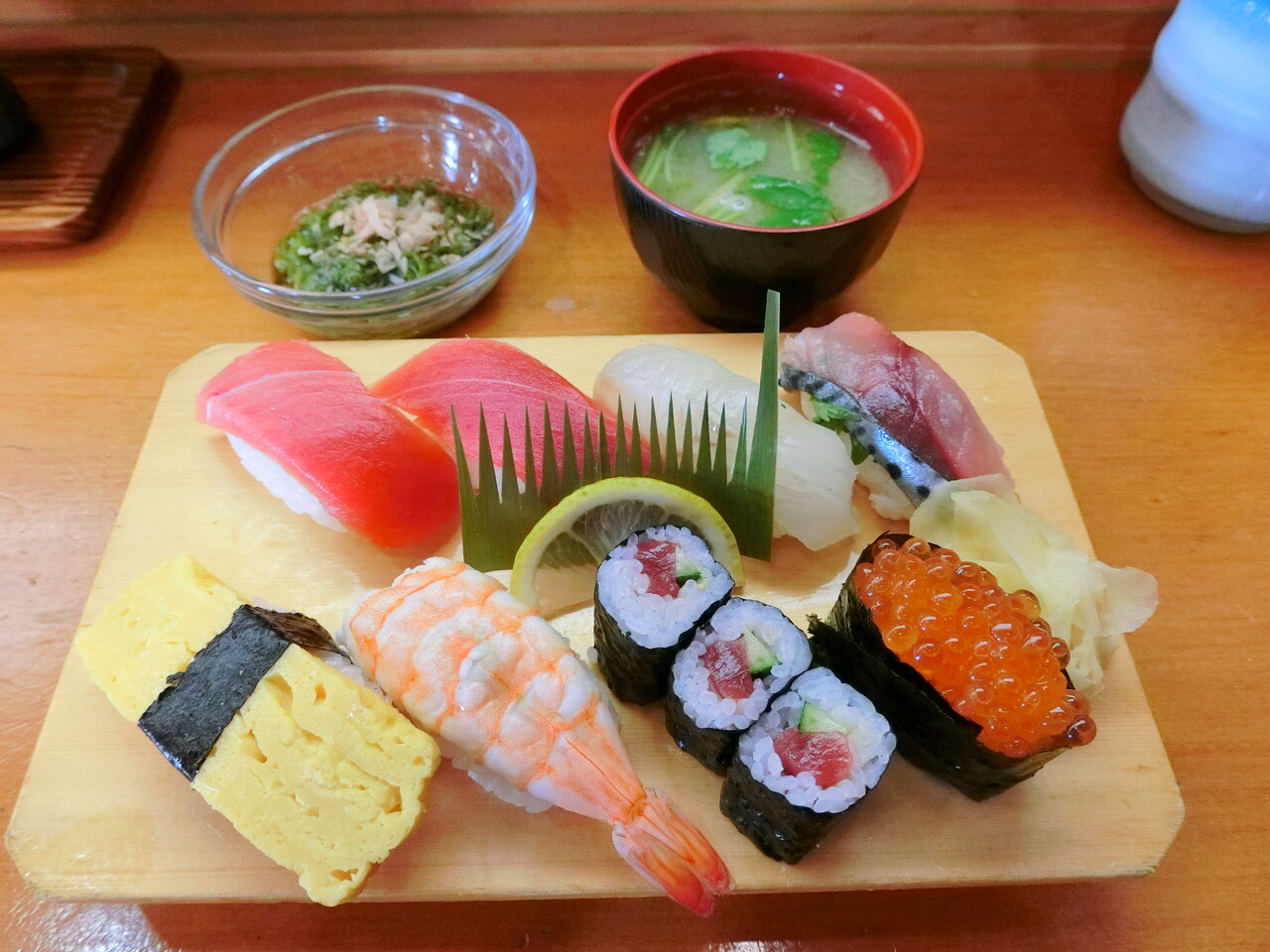 寿司割烹 権太郎 ～ ランチのにぎり寿司セット : 柴ポチダイアリー