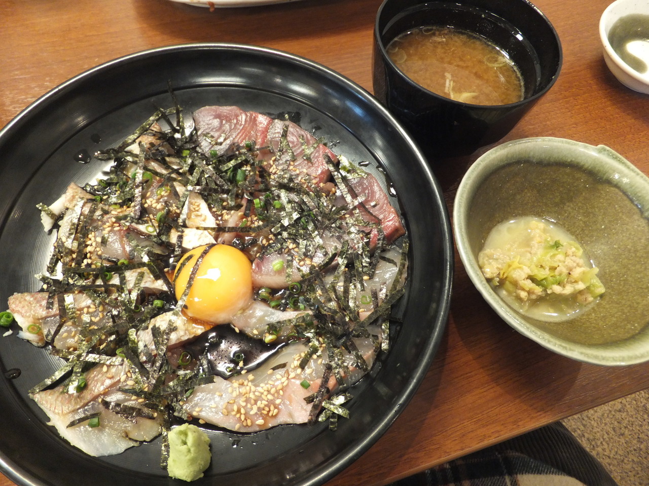 小田原魚市場場外市場 なみ なみ漬け丼 柴ポチダイアリー