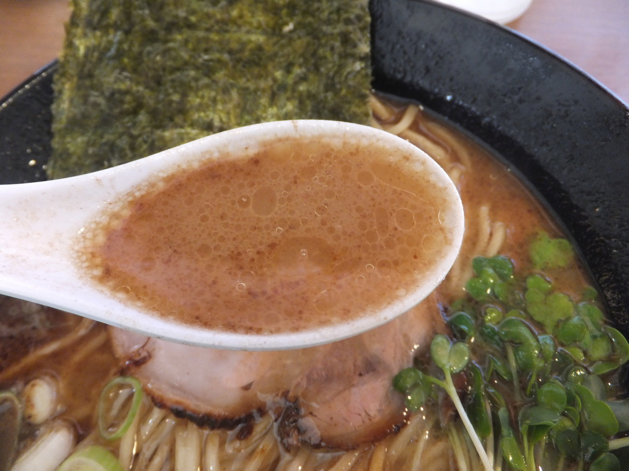 やまなしのラーメン やまなし源水ラーメン」を500円で 2周年を記念し県内9店で限定企画