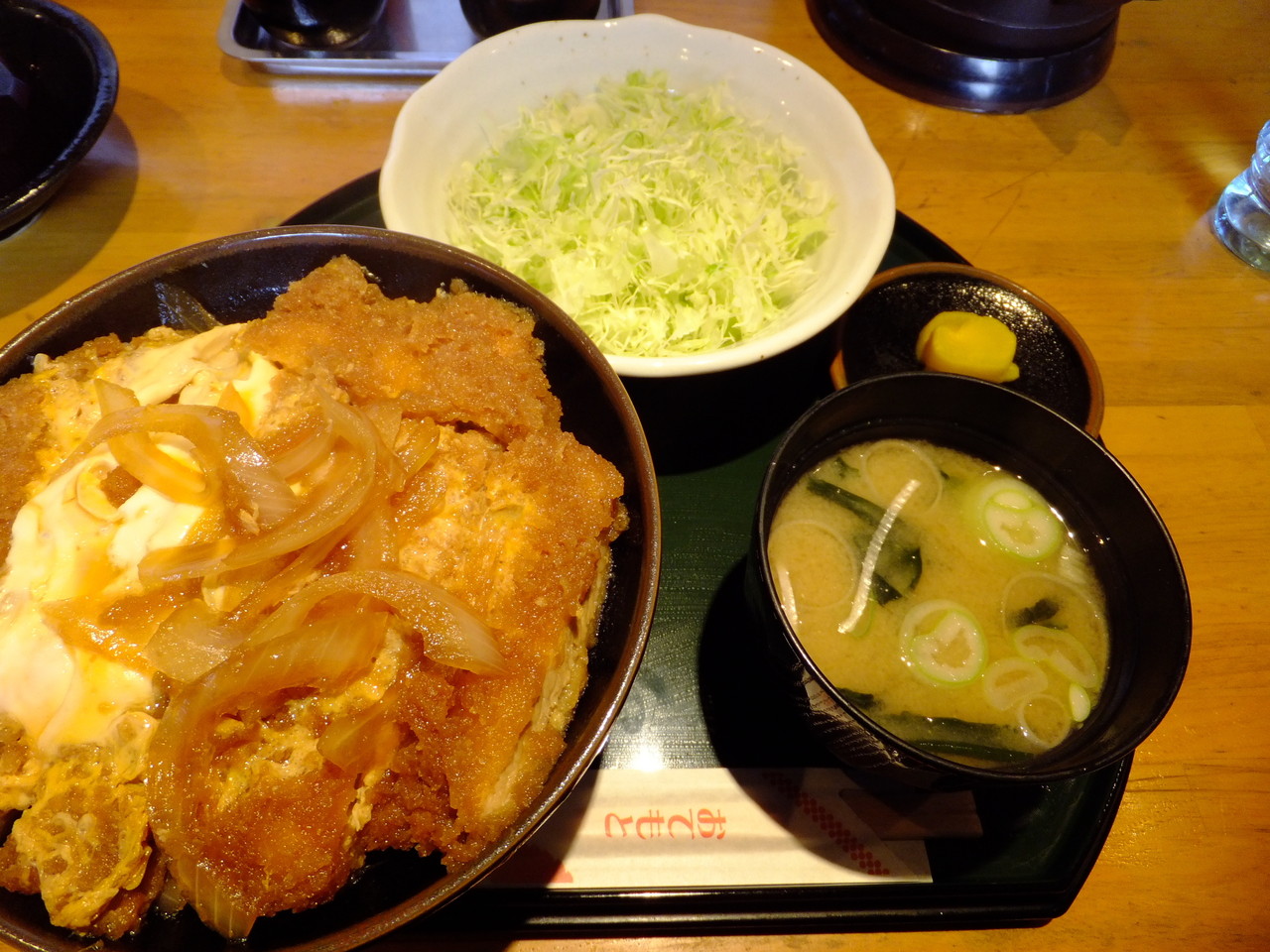 とんかつこころ 井土ヶ谷店 かつ丼 キャベツ 小 柴ポチダイアリー