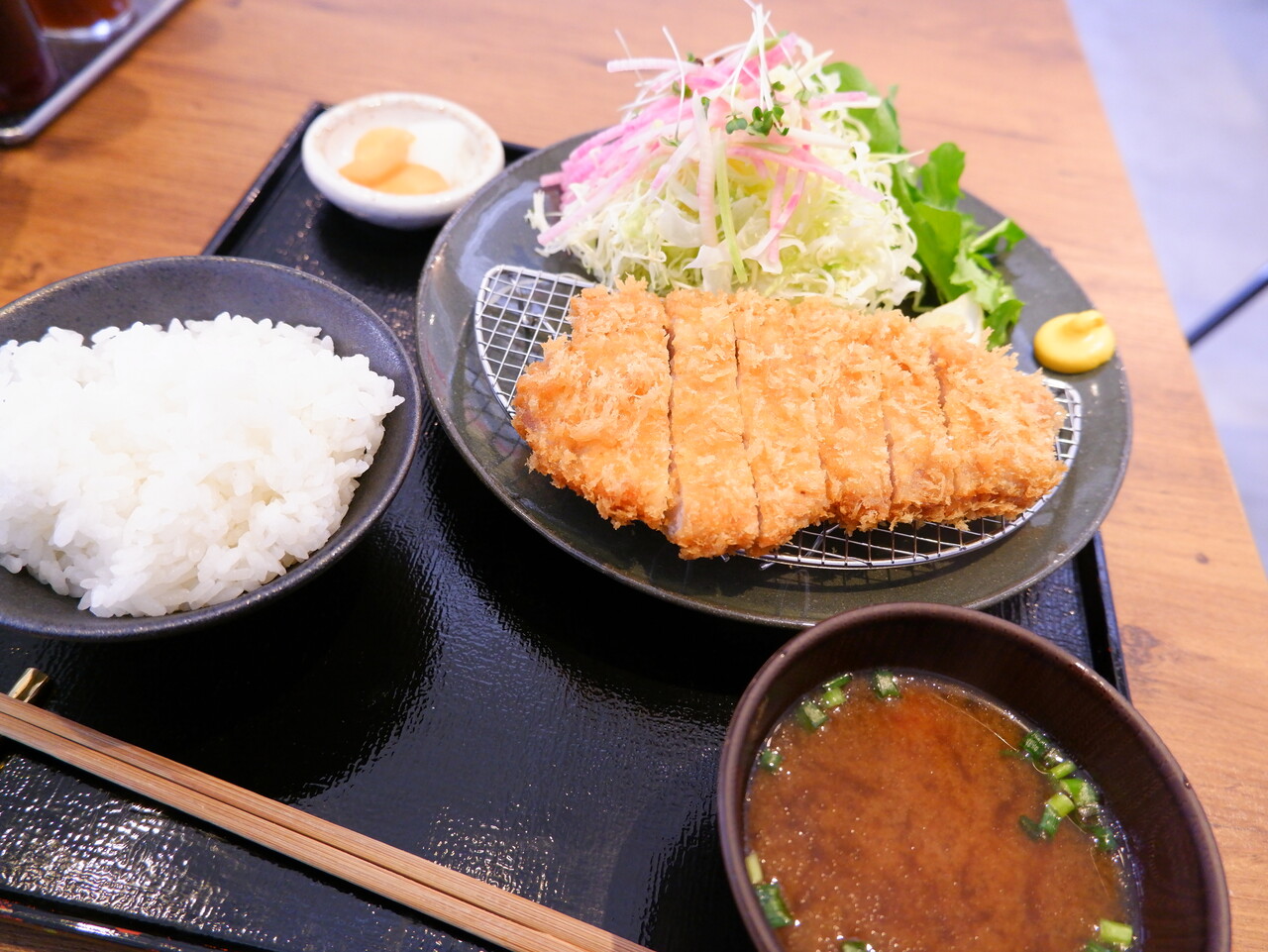 THE TONKATSU CLUB ～ 岩中豚ロースカツ定食 : 柴ポチダイアリー
