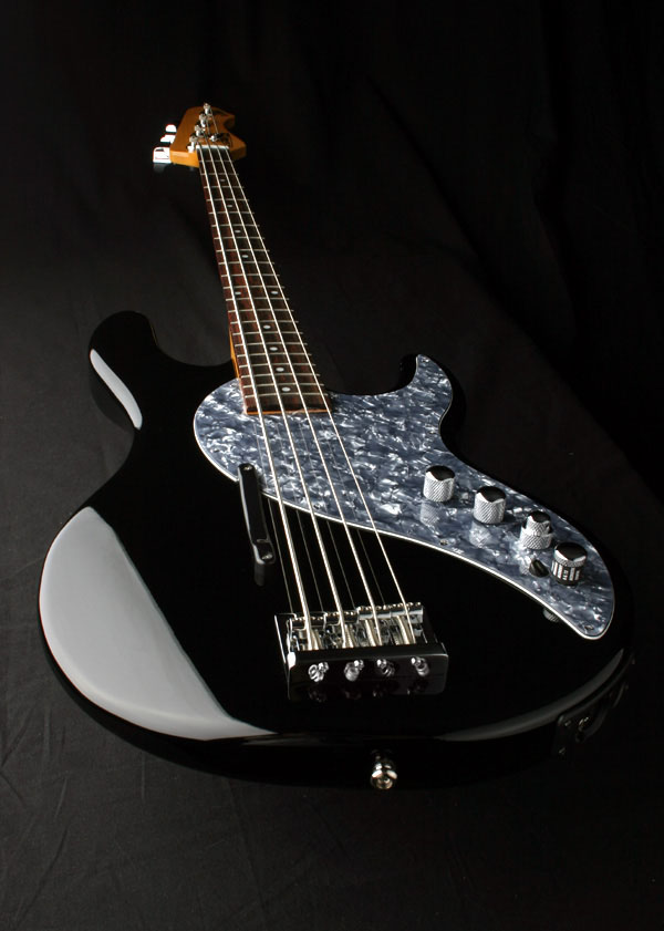 Line6 Variax Bass 700 　モデリングベース