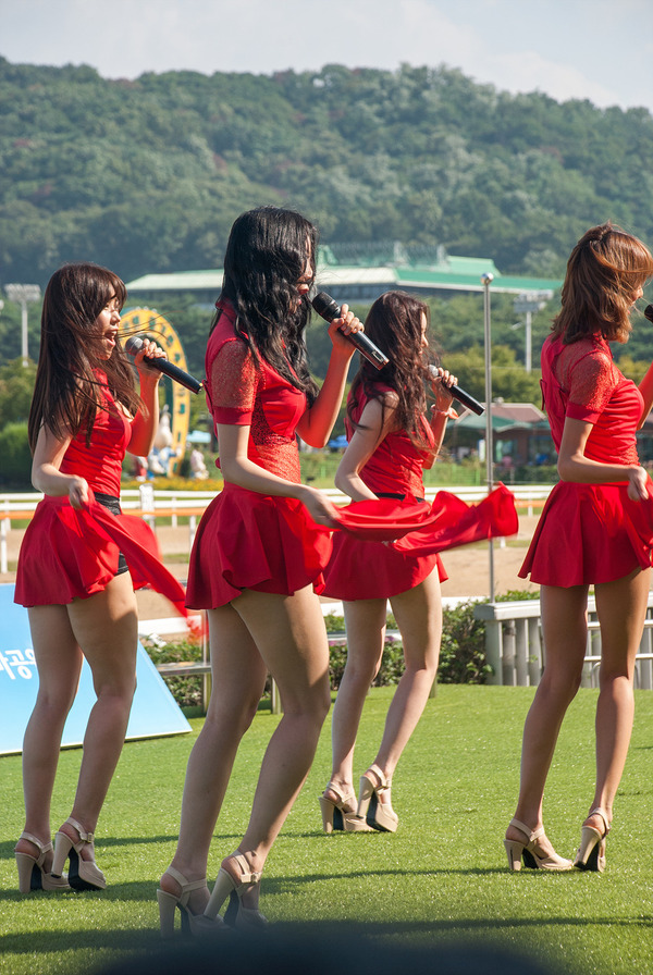 ダルシャーベットのミニスカエロ美脚コスチューム (56)