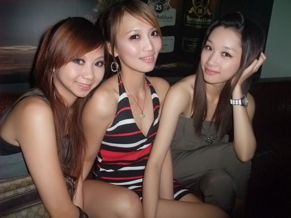 人気写メSNSにアップされた女子会の一部始終 (31)