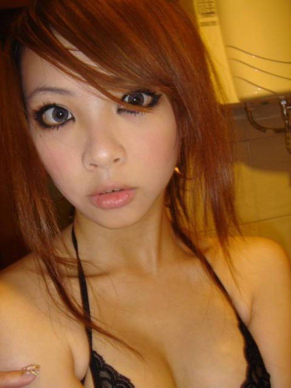 巨乳ギャルのブラジャー姿で自撮り写メ006
