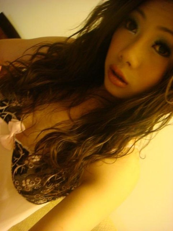 恋人募集中女性のおやすみ前の激エロ自画撮り写メ (6)