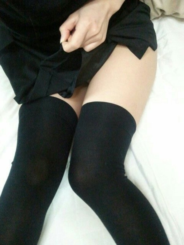 巨乳な人妻が浮気相手探しで公開した豊満巨乳写メ (1)
