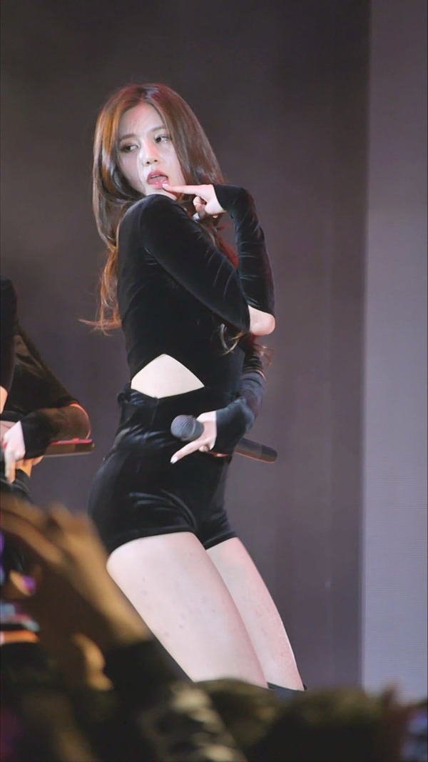 AOA エロダンス (20)