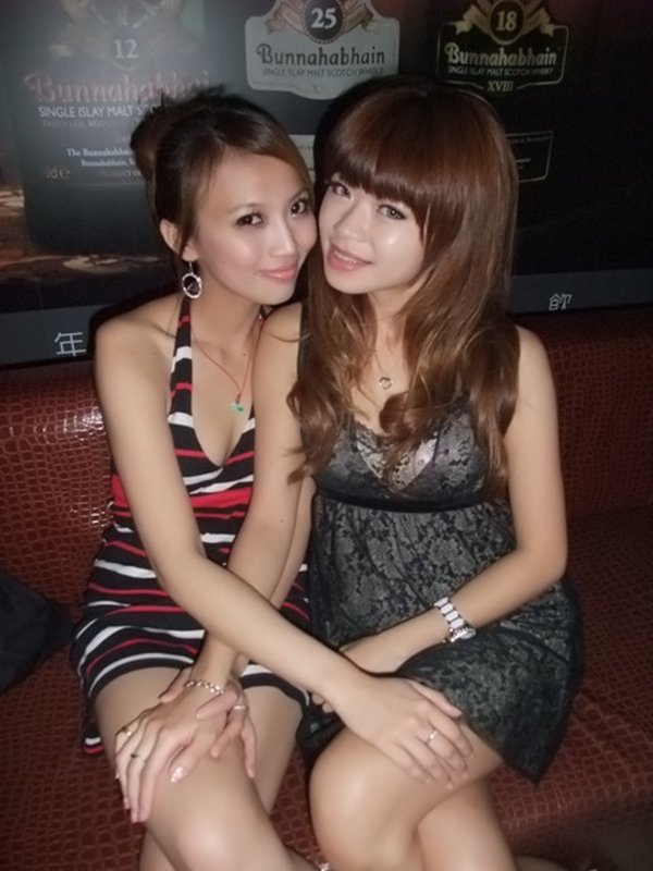 人気写メSNSにアップされた女子会の一部始終 (37)