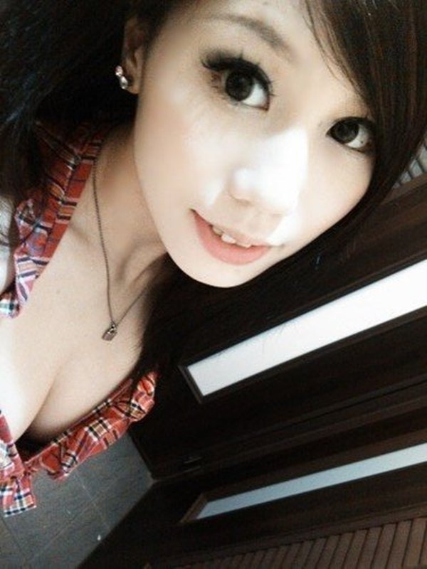 自宅からの写メ投稿キャバ嬢さんのセクシーな・・・ (8)