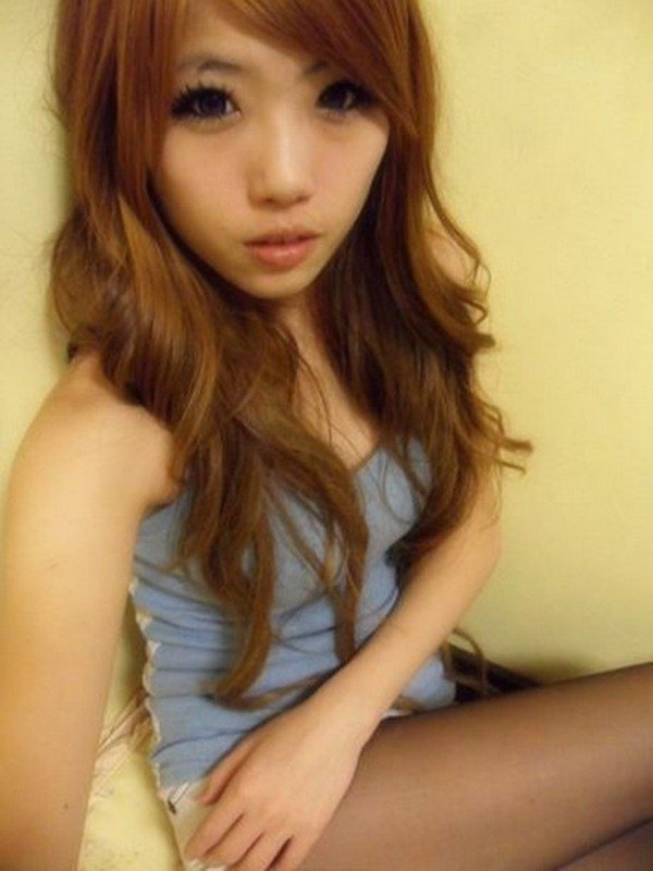 年末を自撮りしたエロ写メ投稿で過ごすセクシーギャル (6)