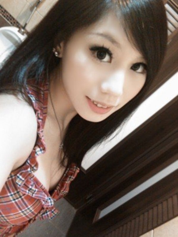 自宅からの写メ投稿キャバ嬢さんのセクシーな・・・ (7)