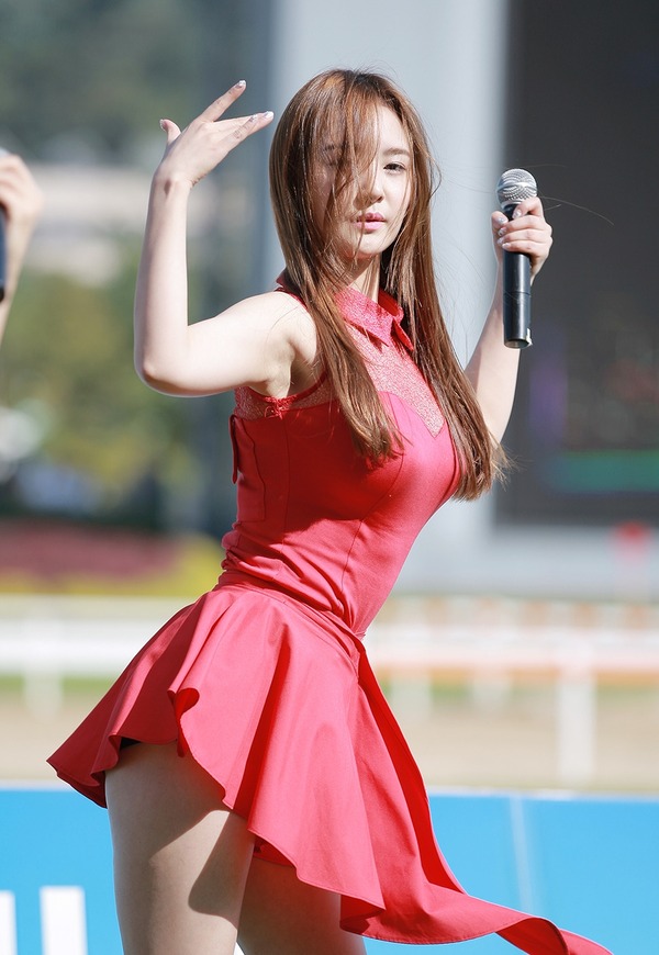 ダルシャーベットのミニスカエロ美脚コスチューム (85)