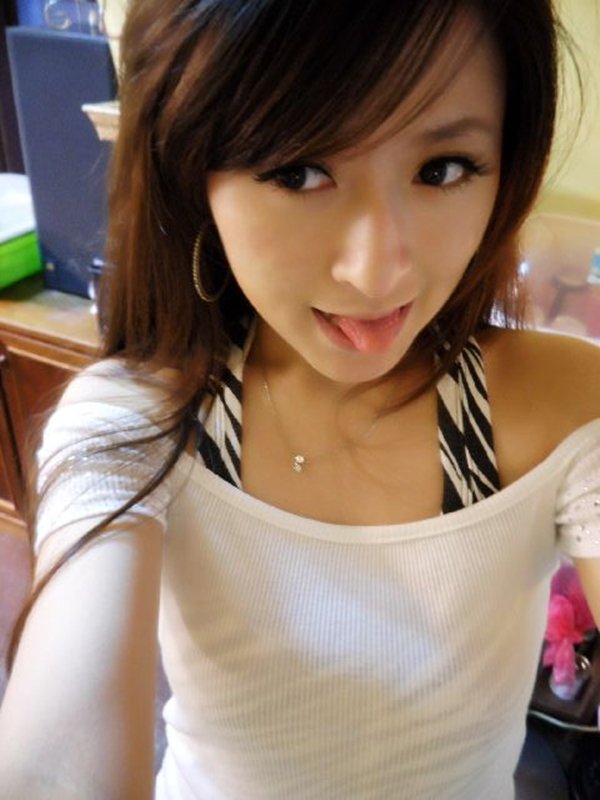 合コン好きな美魔女さんのプライベート写メ公開 (24)