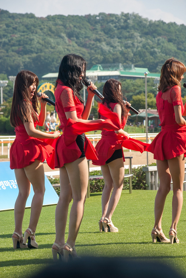 ダルシャーベットのミニスカエロ美脚コスチューム (64)