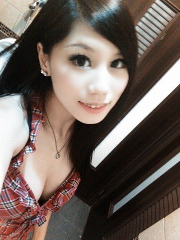 自宅からの写メ投稿キャバ嬢さんのセクシーな・・・ (4)