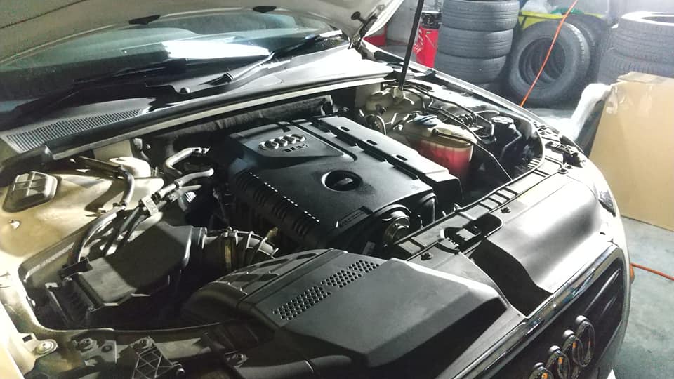 アウディA4 エンジンオイル交換＆エレメント交換大阪 車検予約コムブログ アウディA4 エンジンオイル交換＆エレメント交換大阪 に関する記事