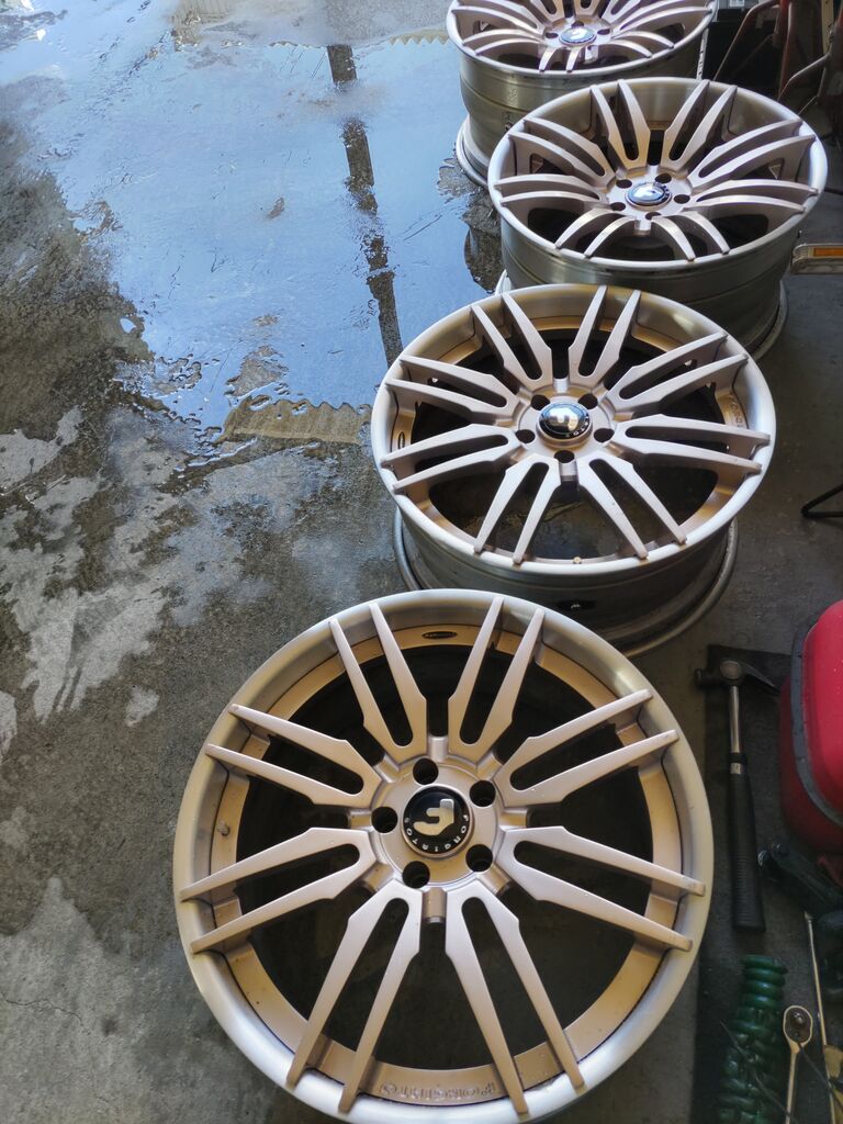 メルセデス・ベンツ 20インチ ホイールセット ピレリ235/45R20 まっくろく