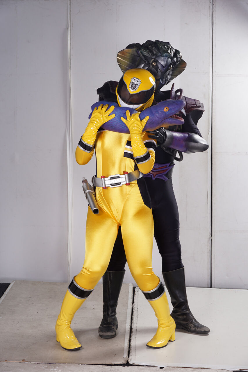 ヒロイン強化スーツ破壊 星捜戦隊ヴェガレンジャー 狙われたヴェガイエロー 仮 スチール７ Torturer S Feast