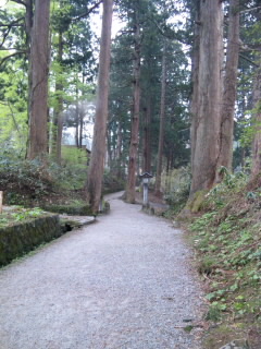 出羽神社参道