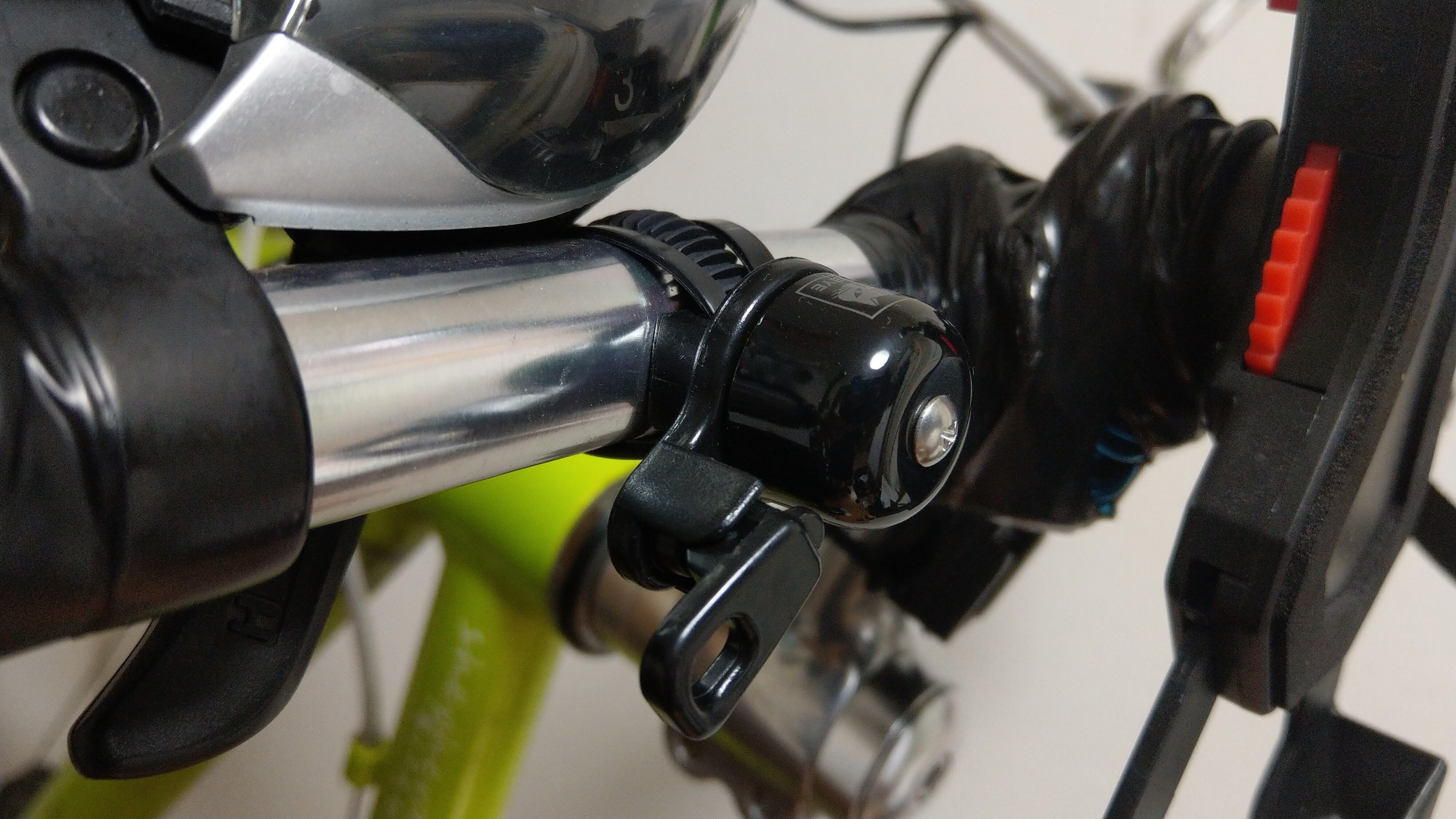 クロスバイク キャットアイのベル Oh 2400 を取り付けた 椎名まちおのブログ