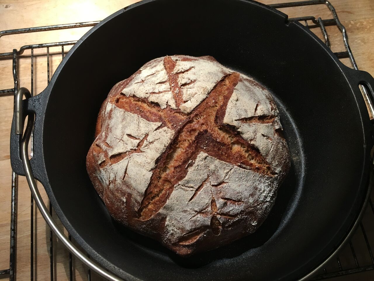 ダッチオーブンでドイツパン Familie Am Main