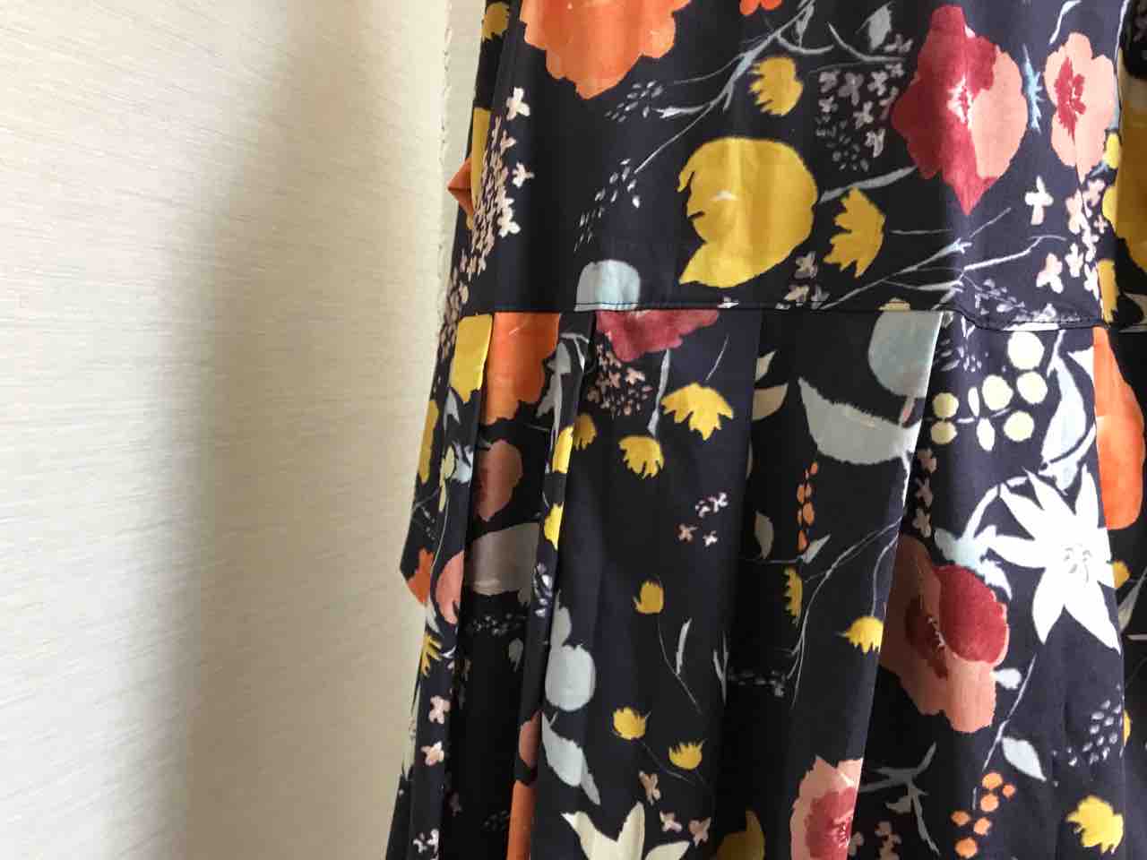 Naniiroサテンで大人のお出かけ服 Fabricbirdさんのパターンでタック切り替えワンピース Pui Pui Pui