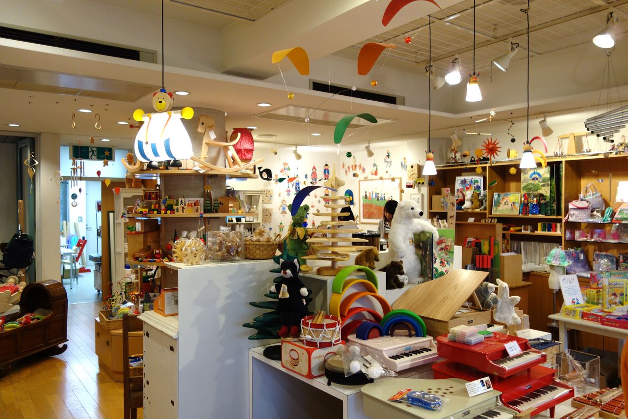 津市の住宅街にあるおしゃれな輸入玩具店 トイズファーム 可愛い木のおもちゃがいっぱいです Pui Pui Pui