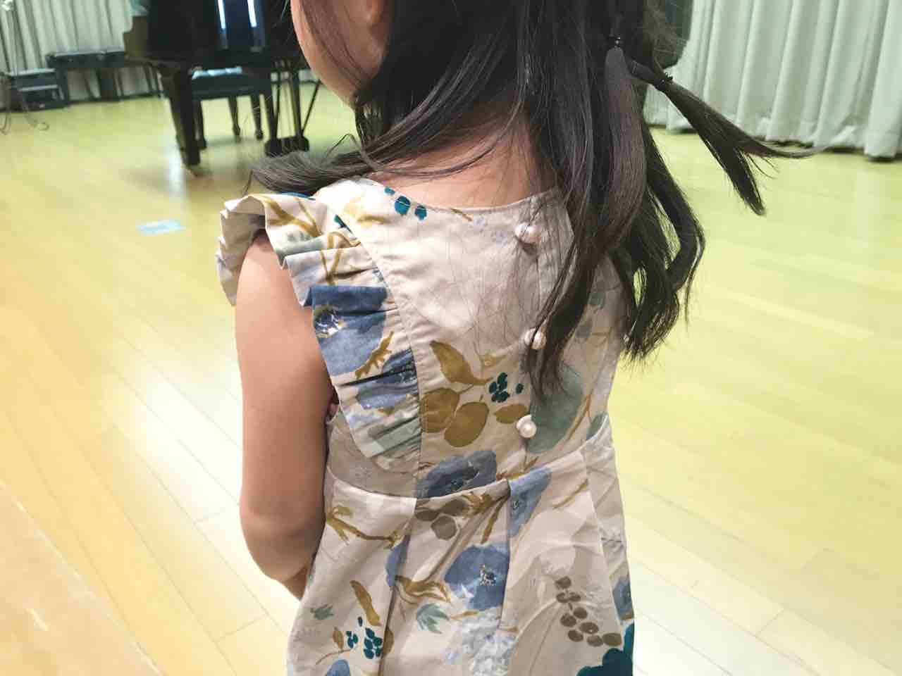 長女初めてのピアノ発表会 Mahoeanelaノースリーブワンピース着画 Pui Pui Pui