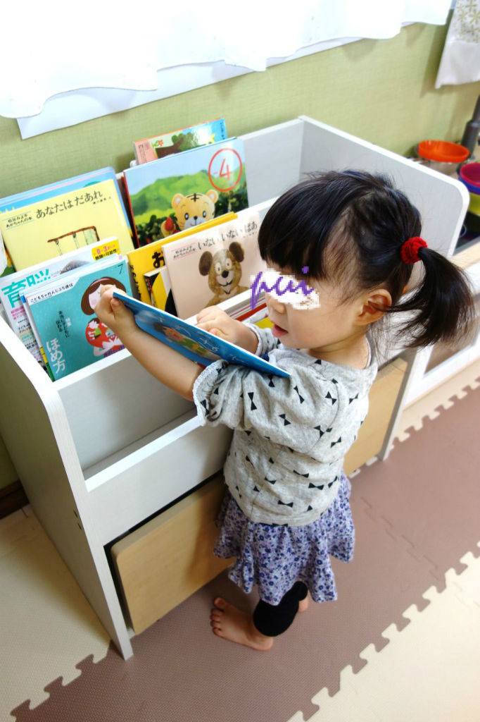 ピノコロ 3段絵本ラック おもちゃ箱付 ピノコロ 絵本ラック □在庫限り 
