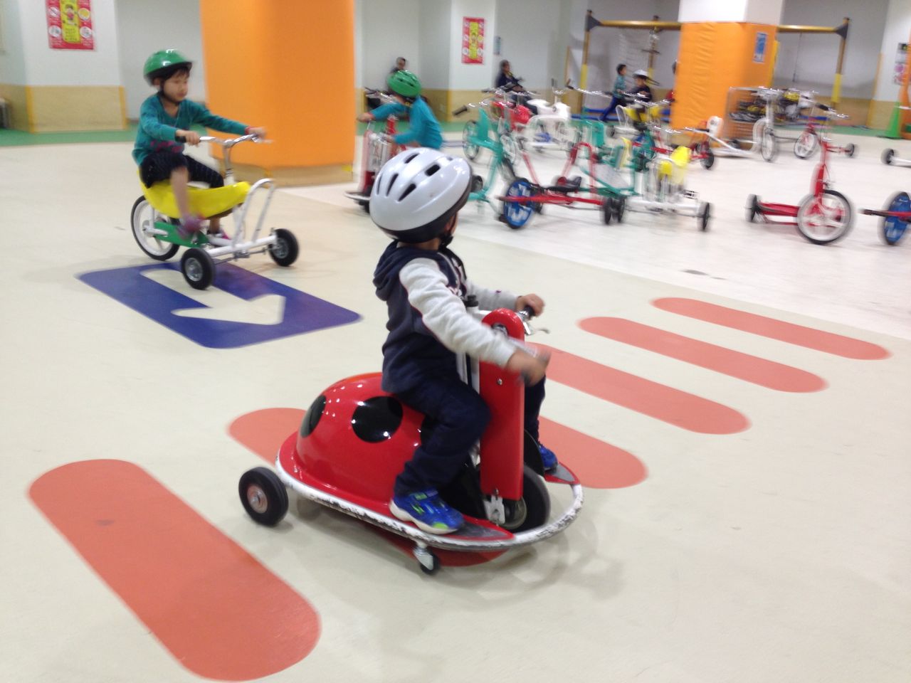 浜松駅近で雨の日に体を動かして遊べる ザザ キッズクラブ 浜松ブログ おすすめ観光 グルメを子供と遊ぶ