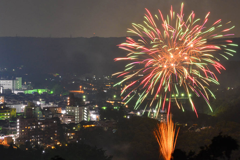 天覧山から飯能納涼花火大会 四季彩ペダル 天覧山から飯能納涼花火大会 四季彩ペダル