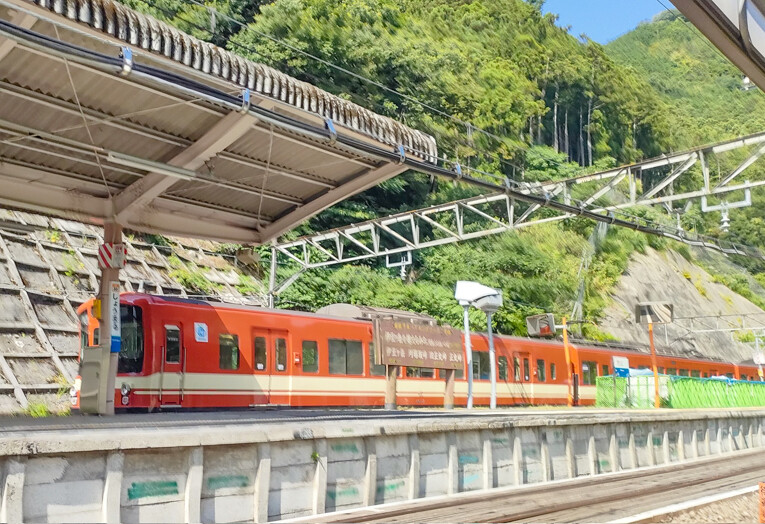 大滝トンネルと奥秩父の中津峡 : 四季彩ペダル