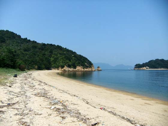 直島 林の浜と灯つかずの石灯籠 四国観光スポットblog 直島 林の浜と灯つかずの石灯籠 四国観光スポットblog
