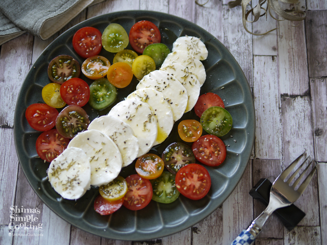 ワインに合う家バルレシピ 超簡単 3分 フォトジェニックサラダ カラフルトマトとモッツアレラチーズのカプレーゼ風サラダ 簡単 節約 おしゃレシピ Shimaのオウチカフェ Powered By ライブドアブログ ワインに合う家バルレシピ 超簡単 3分 フォトジェニックサラダ カラフルトマトとモッツアレラチーズのカプレーゼ風サラダ 簡単 節約 おしゃレシピ Shimaのオウチカフェ Powered By ライブドアブログ