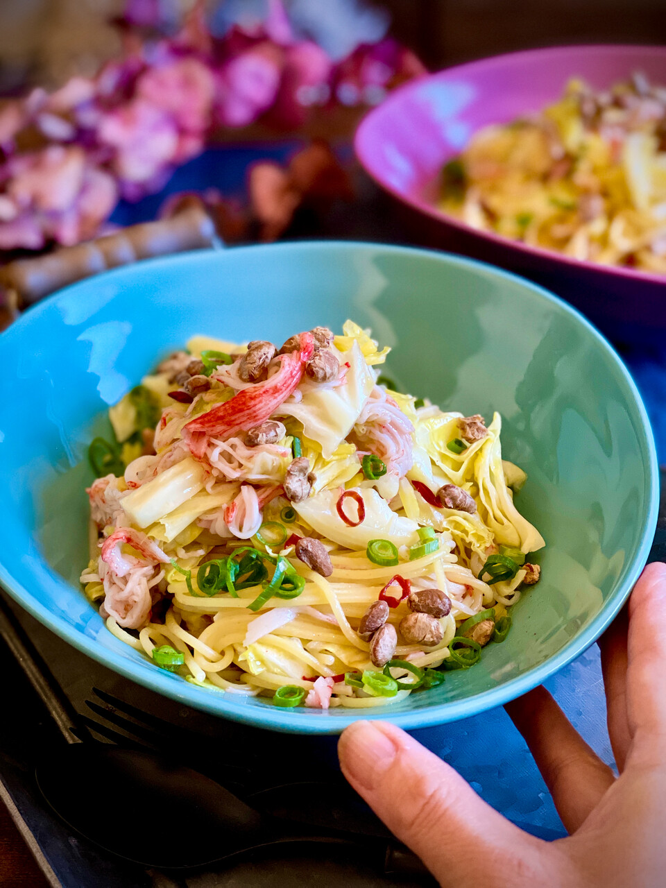 最強組み合わせであと引く味わい 旨味絡まる和風パスタ キャベツとカニカマのペペロンパスタ 簡単 節約 おしゃレシピ Shimaのオウチカフェ Powered By ライブドアブログ