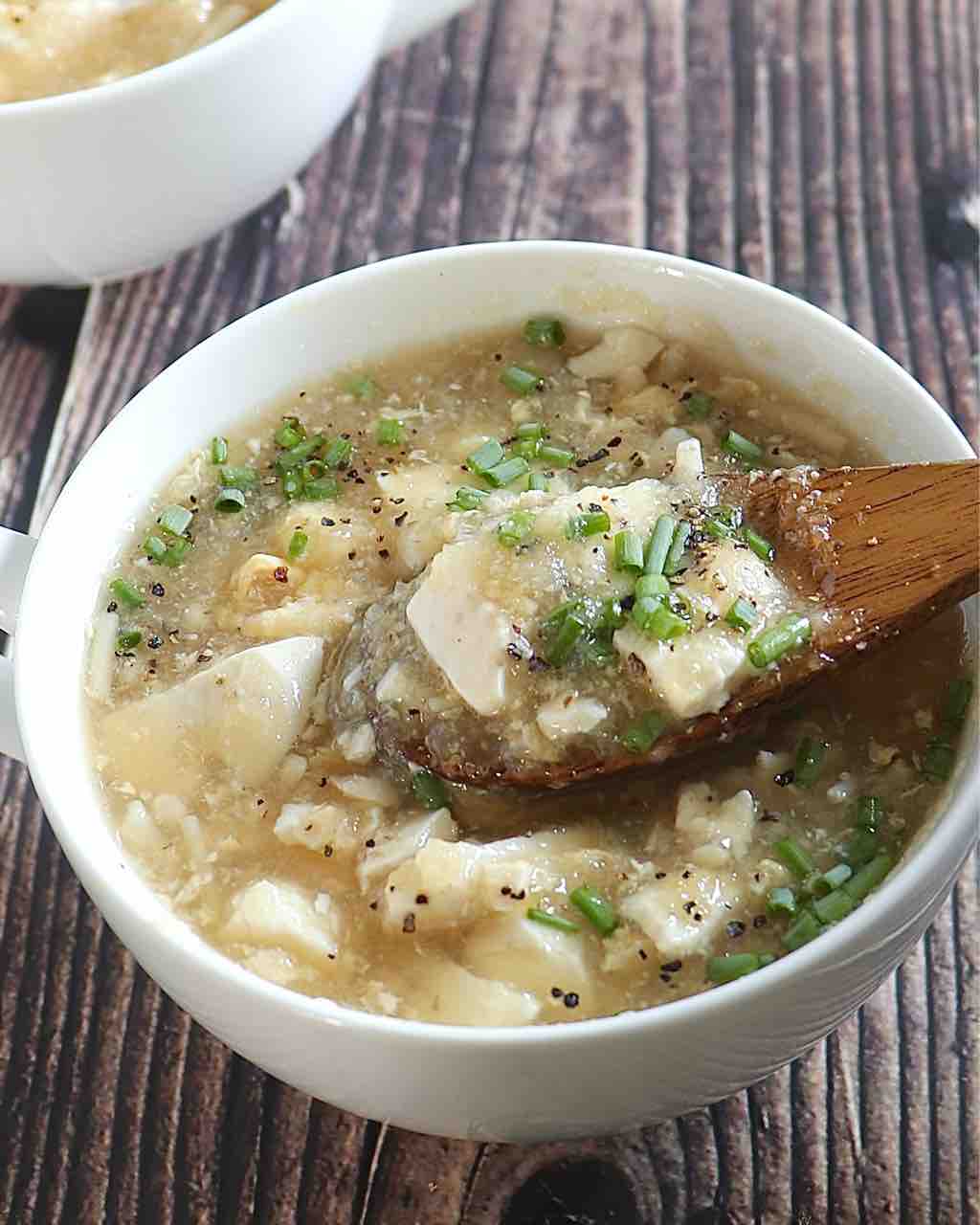 肌寒い日にはこれがおススメ！【豆腐のみぞれかきたまとろみスープ