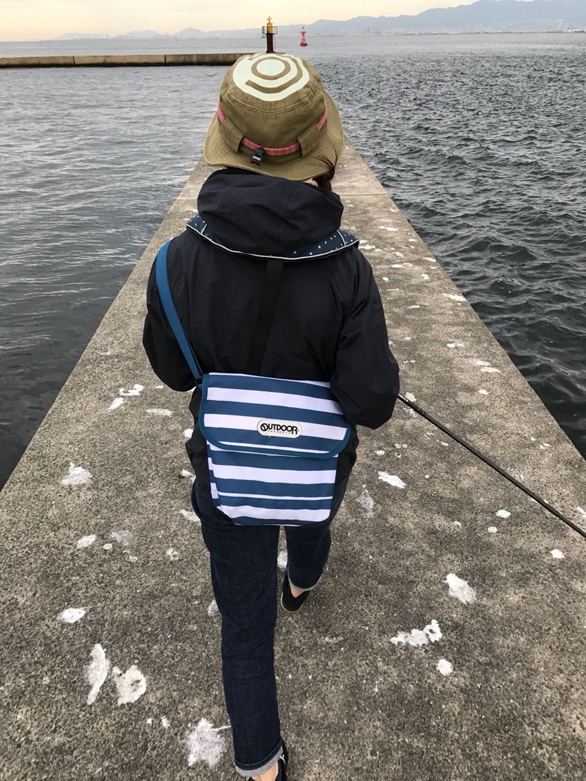 秋は釣りデートに最高の季節 初めて釣りをする女の子と釣りデートのプランを考えてみた いつ以来 タモを使っていないだろう