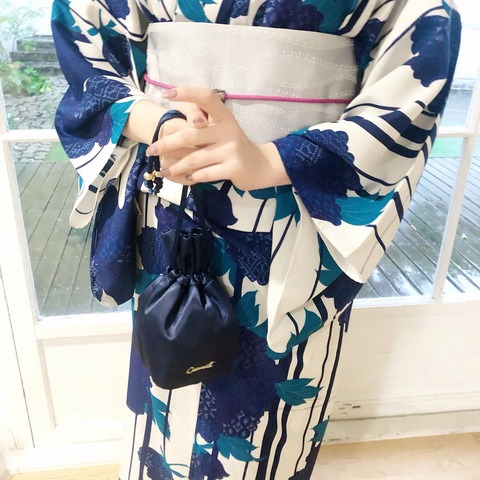 コクーニスト マルチ巾着ポーチ