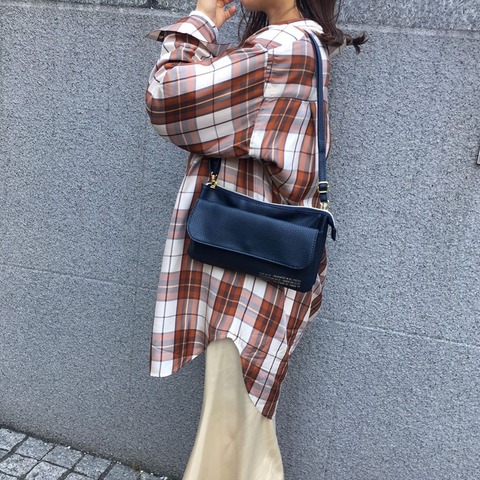 ズッカ特製 スマホも長財布も入る上質ポシェット3