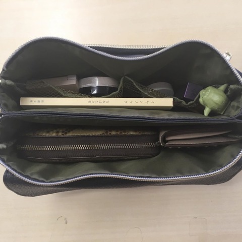ズッカ特製 スマホも長財布も入る上質ポシェット2