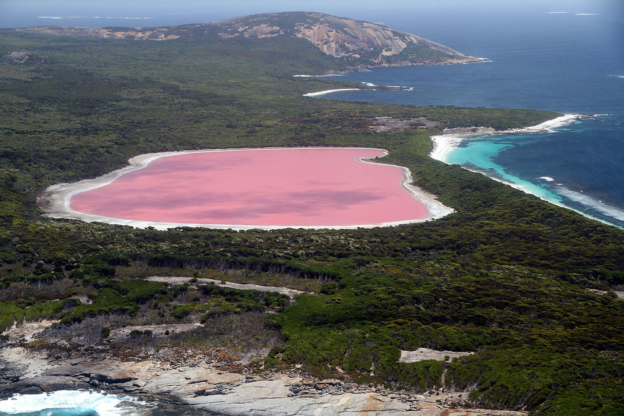 世界の絶景に数えられるピンク色の湖 ヒリアー湖を観に行ってきた 旅ときどきマイル