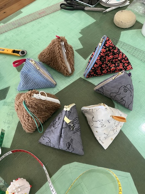 824D0DC7-E7F4-4890-BEFA-984D553B14B9