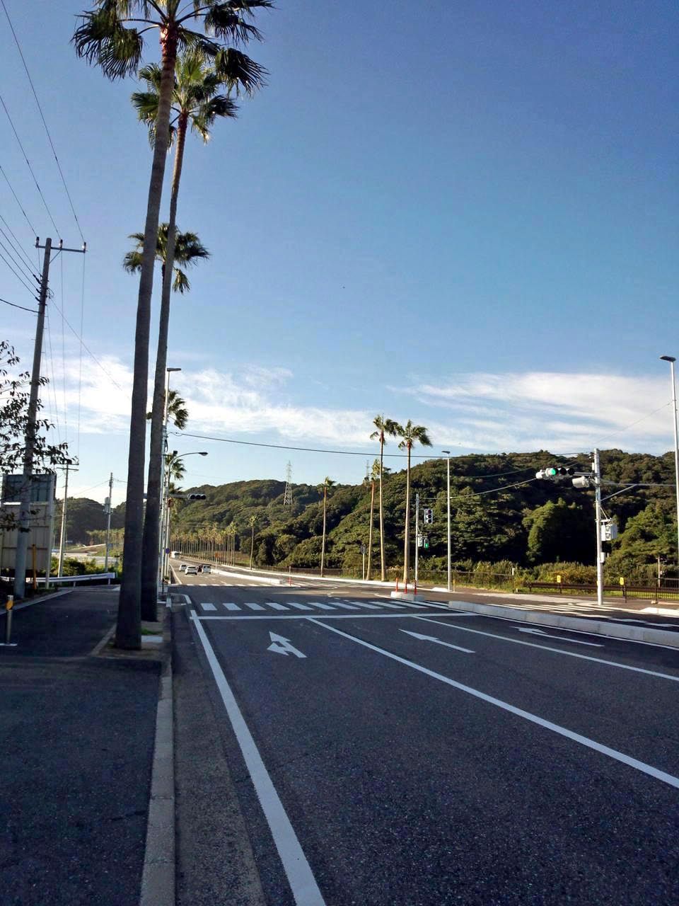 片側二車線 その先注意 食いしん坊シモさん 片側二車線 その先注意 食いしん坊シモさん