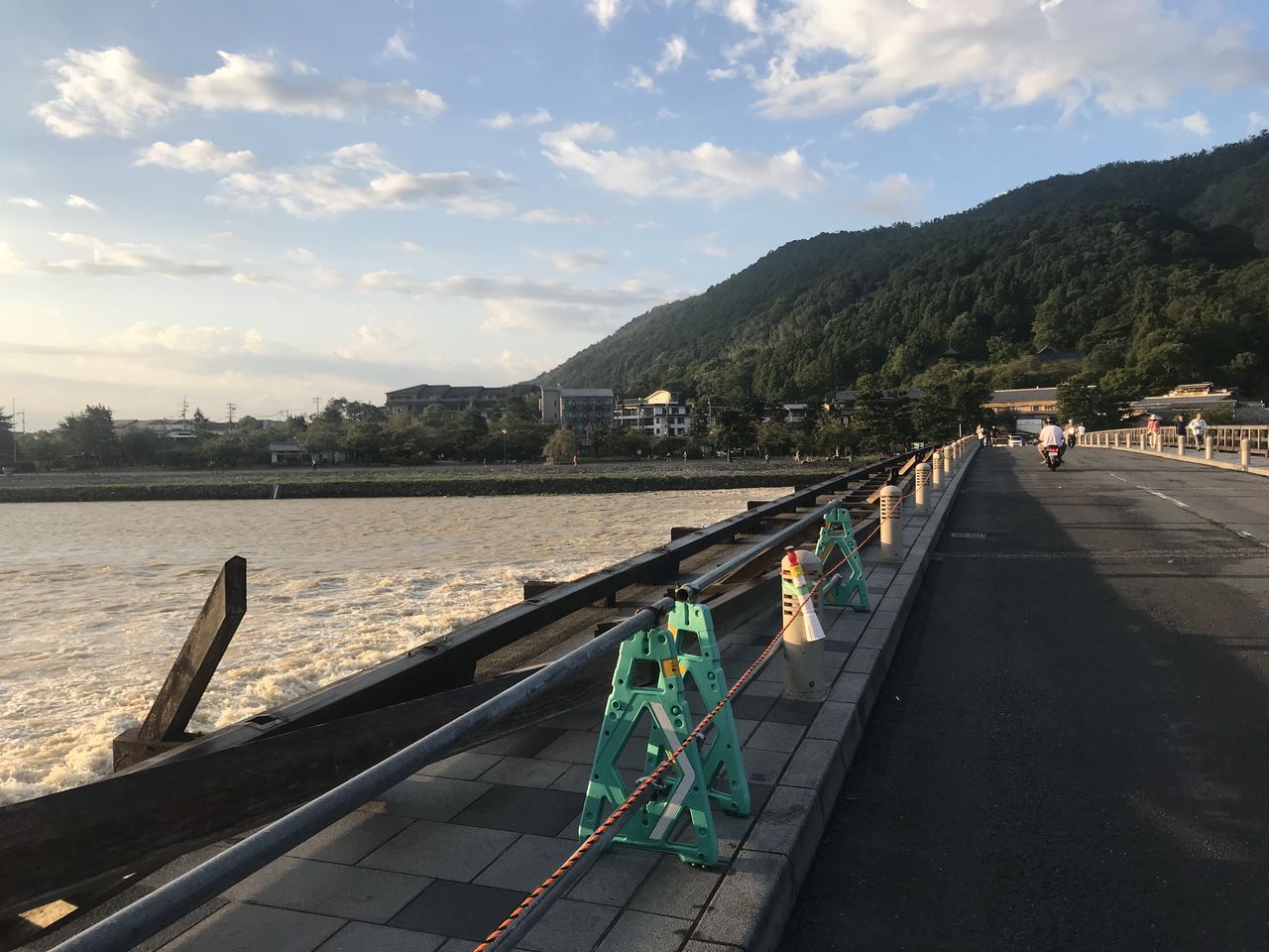 台風通過後嵐山渡月橋周辺 京都トレイル西山 京都下京山岳会blog 台風通過後嵐山渡月橋周辺 京都トレイル西山 京都下京山岳会blog