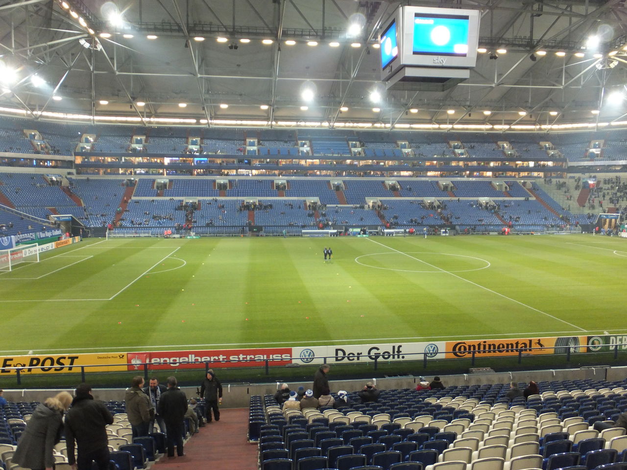 Dfbpokalシャルケ対ホッフェンハイム 1 Kunst Und Fussball