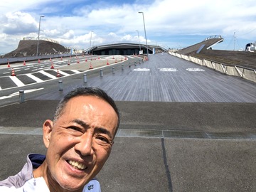 昼休みも坂道トレ！ : "走る！旦那の「マラソン道」" - Vimarsana News